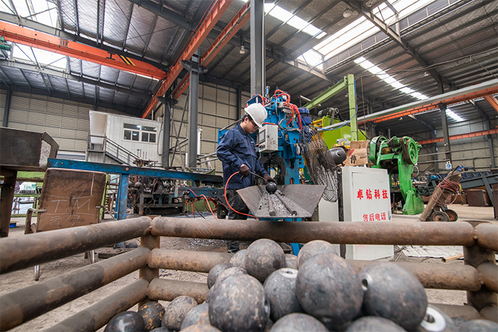 重庆网架配件-螺栓球加工车间